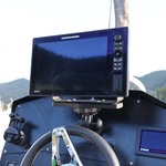 Railblaza Echolothalterung HEXX mit Humminbird Fishfinder auf einer Console