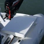 Railblaza Filetiertisch montiert an einem Schlauchboot