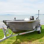 Railblaza Navipack auf einem Aluminiumboot