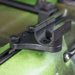 Railblaza Quickgrip Paddel Clip montiert auf einem Kayak