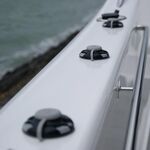 Railblaza Starports in schwarz montiert auf einem Süllrand