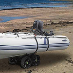 Railblaza C-TUG Transportwagen / Slipwagen mit Sandrädern und Verbindungsstange für ein Schlauchboot